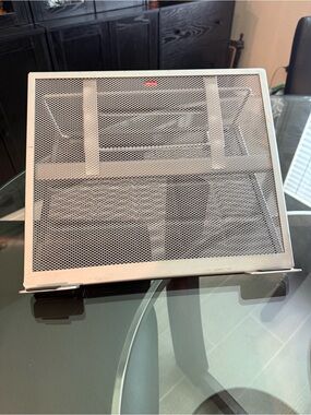 Rubbermaid Silver Metal Mesh Laptop Stand